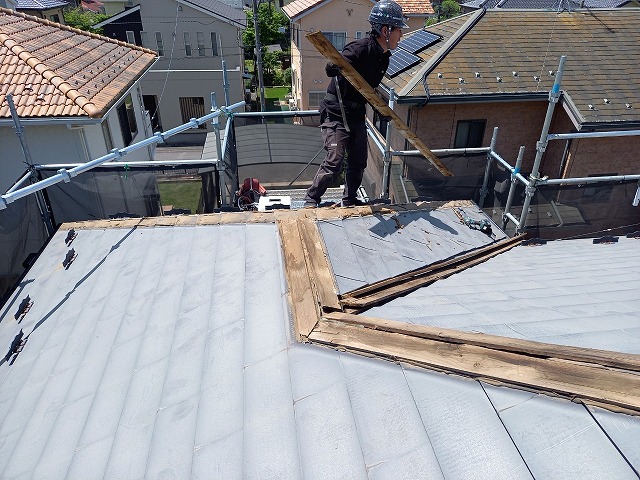 棟板金交換工事　施工前